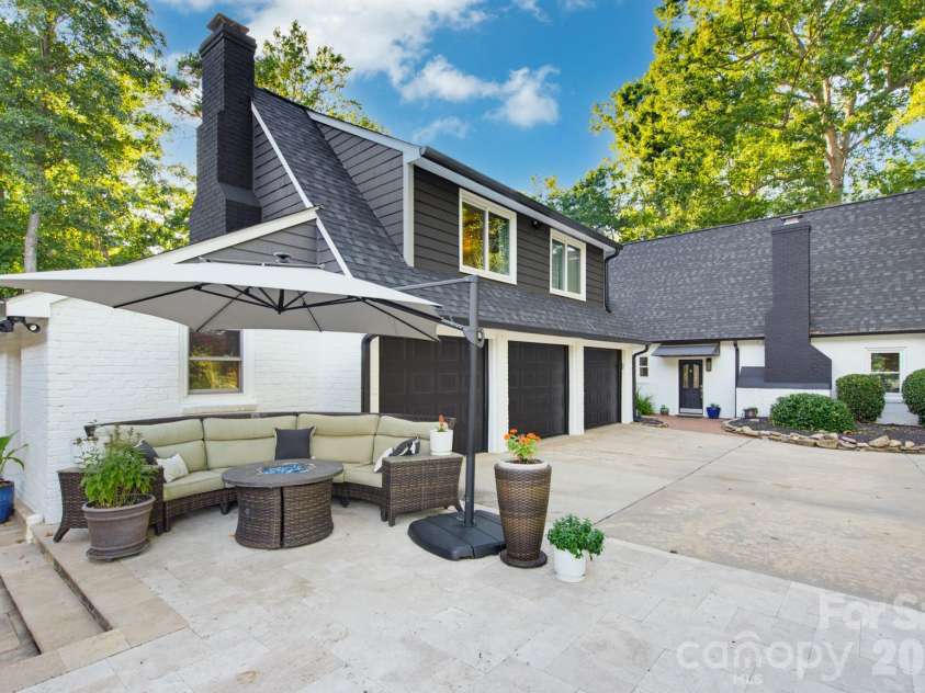 5401 Mountain Point Lane, Charlotte, NC 28216.  MLS# CAR4425572, YatesRealty ID 23753. 