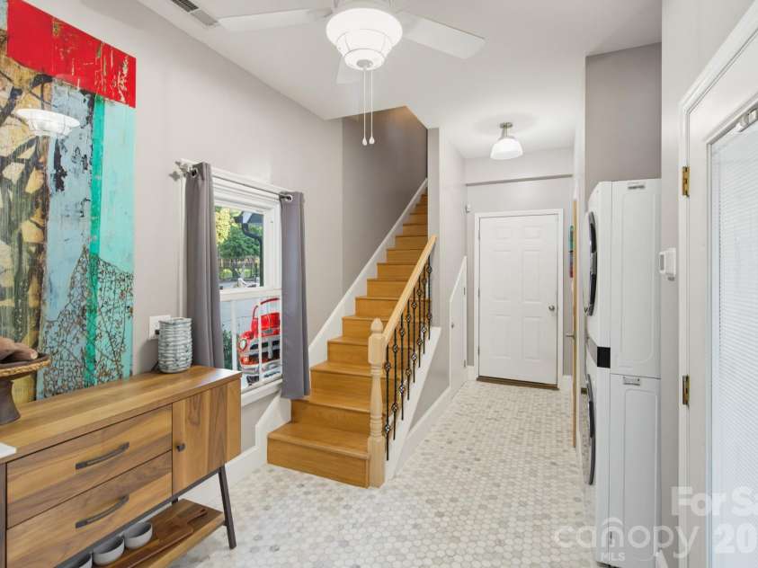 5401 Mountain Point Lane, Charlotte, NC 28216.  MLS# CAR4425572, YatesRealty ID 23753. 