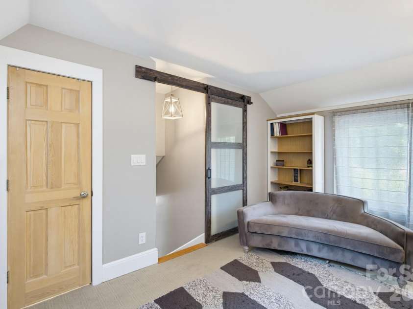 5401 Mountain Point Lane, Charlotte, NC 28216.  MLS# CAR4425572, YatesRealty ID 23753. 