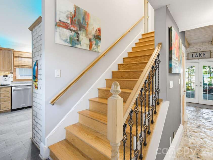 5401 Mountain Point Lane, Charlotte, NC 28216.  MLS# CAR4425572, YatesRealty ID 23753. 
