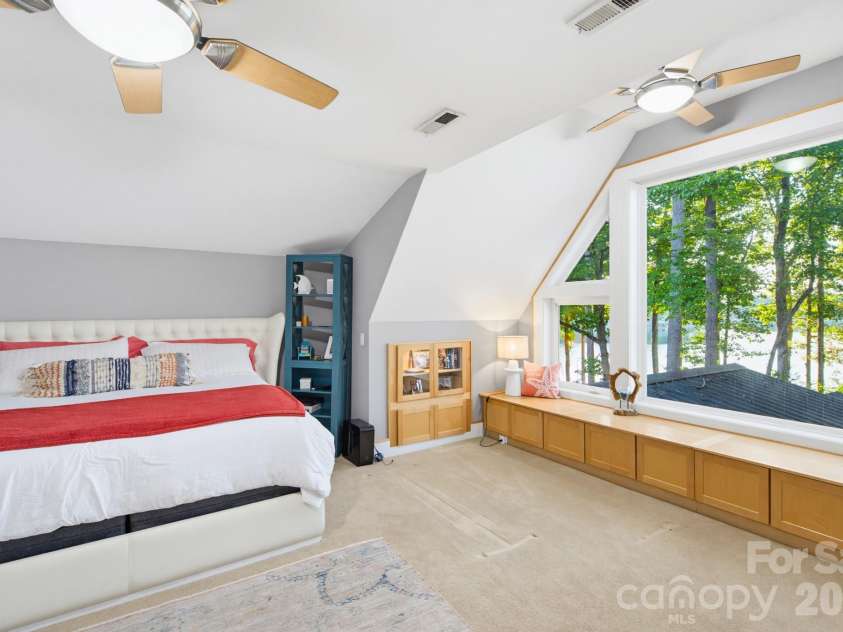 5401 Mountain Point Lane, Charlotte, NC 28216.  MLS# CAR4425572, YatesRealty ID 23753. 