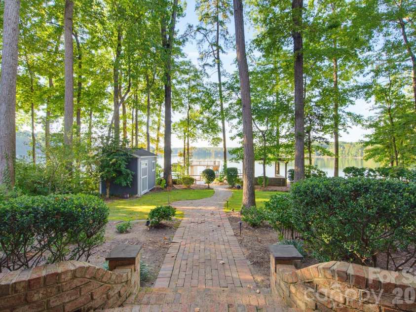5401 Mountain Point Lane, Charlotte, NC 28216.  MLS# CAR4425572, YatesRealty ID 23753. 