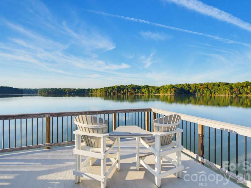 5401 Mountain Point Lane, Charlotte, NC 28216.  MLS# CAR4425572, YatesRealty ID 23753. 