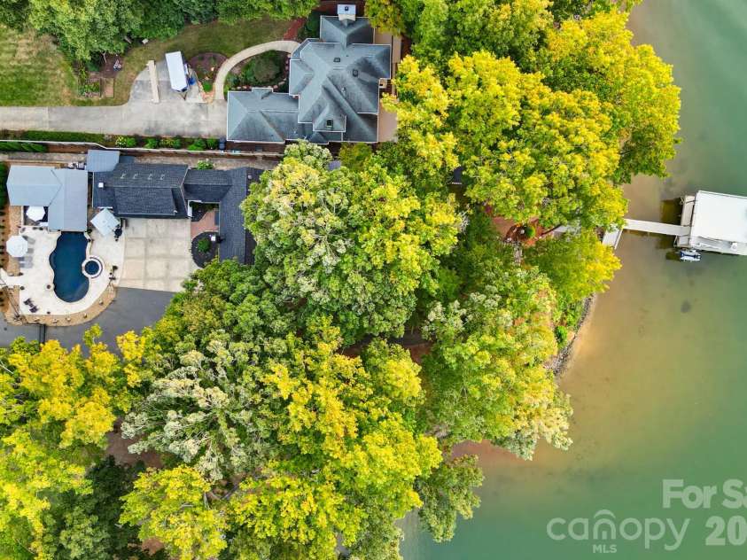 5401 Mountain Point Lane, Charlotte, NC 28216.  MLS# CAR4425572, YatesRealty ID 23753. 