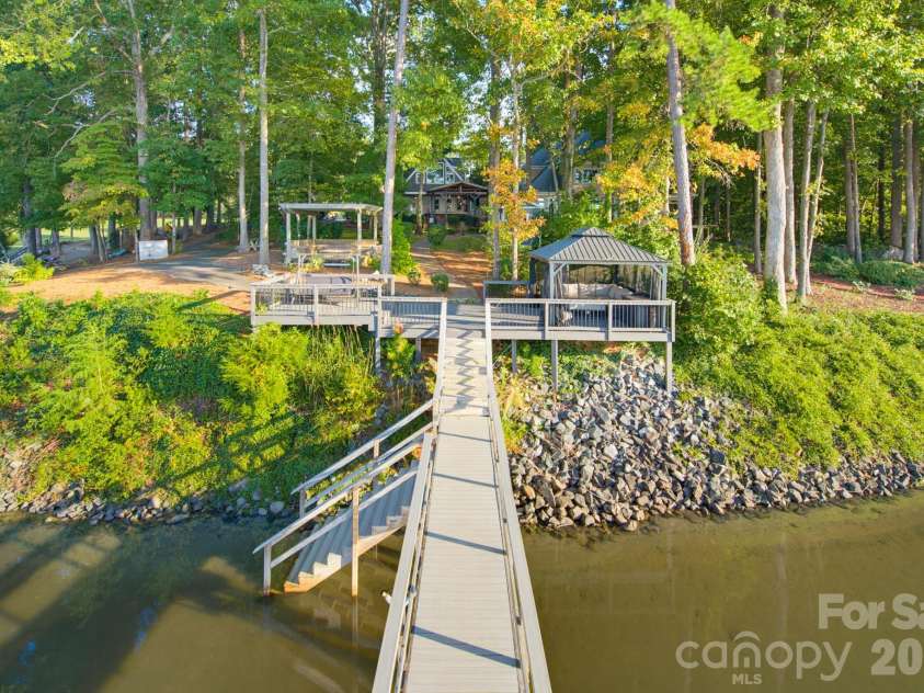 5401 Mountain Point Lane, Charlotte, NC 28216.  MLS# CAR4425572, YatesRealty ID 23753. 