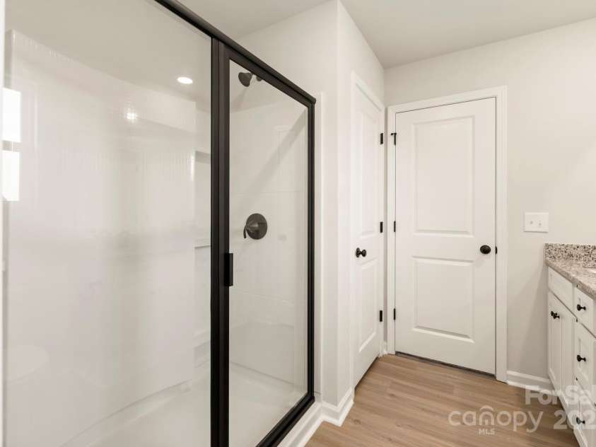 1072 Russell Drive, Winston Salem, NC 27127.  MLS# CAR4273528, YatesRealty ID 23754. 