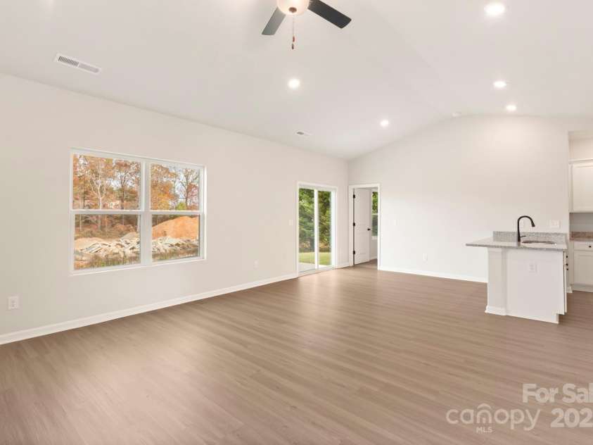 1060 Russell Drive, Winston Salem, NC 27127.  MLS# CAR4273568, YatesRealty ID 23755. 