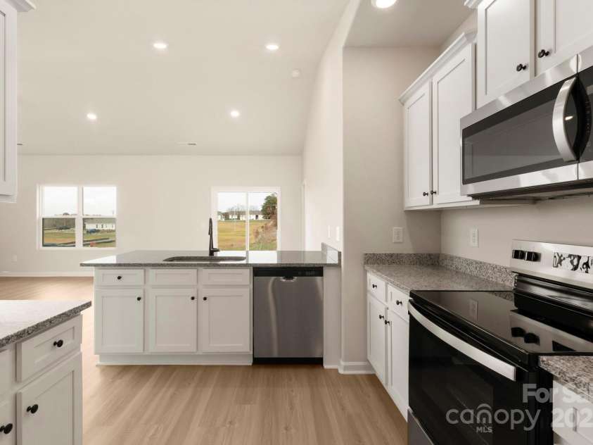 1060 Russell Drive, Winston Salem, NC 27127.  MLS# CAR4273568, YatesRealty ID 23755. 