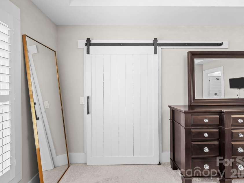 1636 Kenilworth Avenue, Charlotte, NC 28203.  MLS# CAR4368509, YatesRealty ID 23755. 
