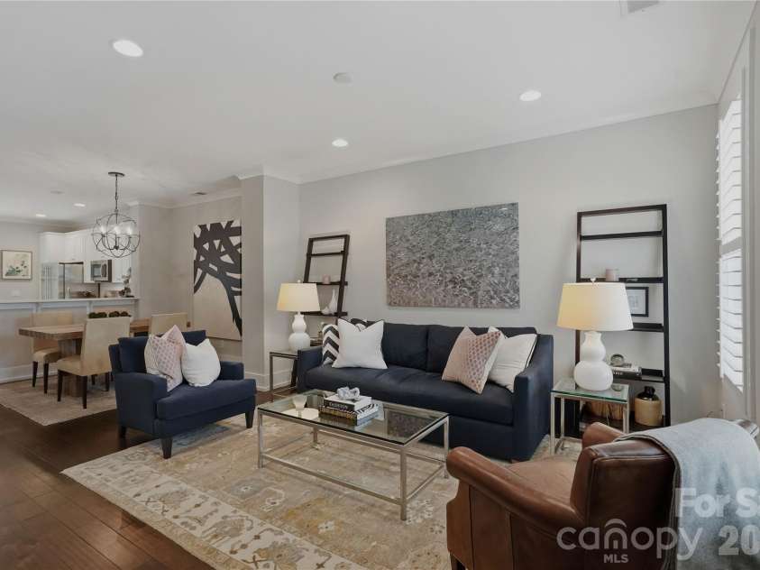 1636 Kenilworth Avenue, Charlotte, NC 28203.  MLS# CAR4391253, YatesRealty ID 23755. 