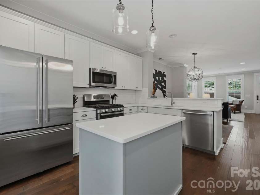1636 Kenilworth Avenue, Charlotte, NC 28203.  MLS# CAR4391253, YatesRealty ID 23755. 