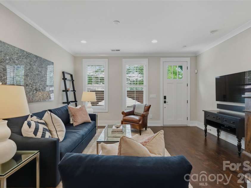 1636 Kenilworth Avenue, Charlotte, NC 28203.  MLS# CAR4391253, YatesRealty ID 23755. 