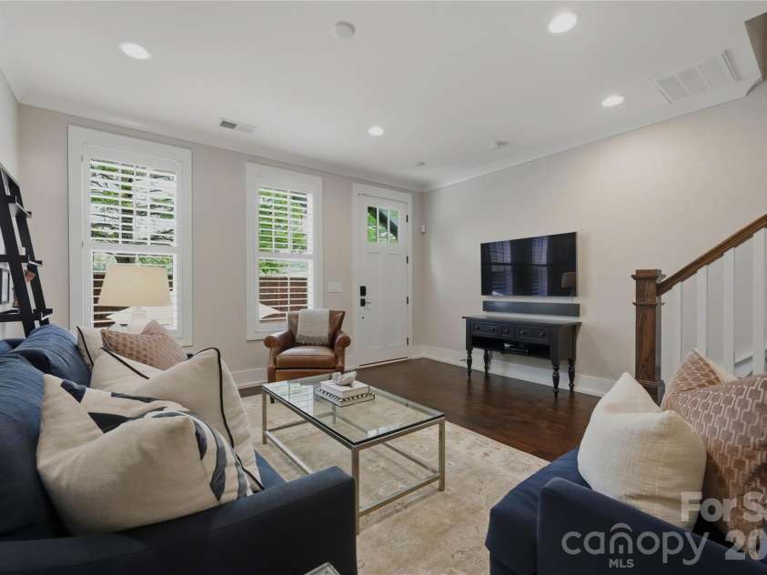 1636 Kenilworth Avenue, Charlotte, NC 28203.  MLS# CAR4391253, YatesRealty ID 23755. 