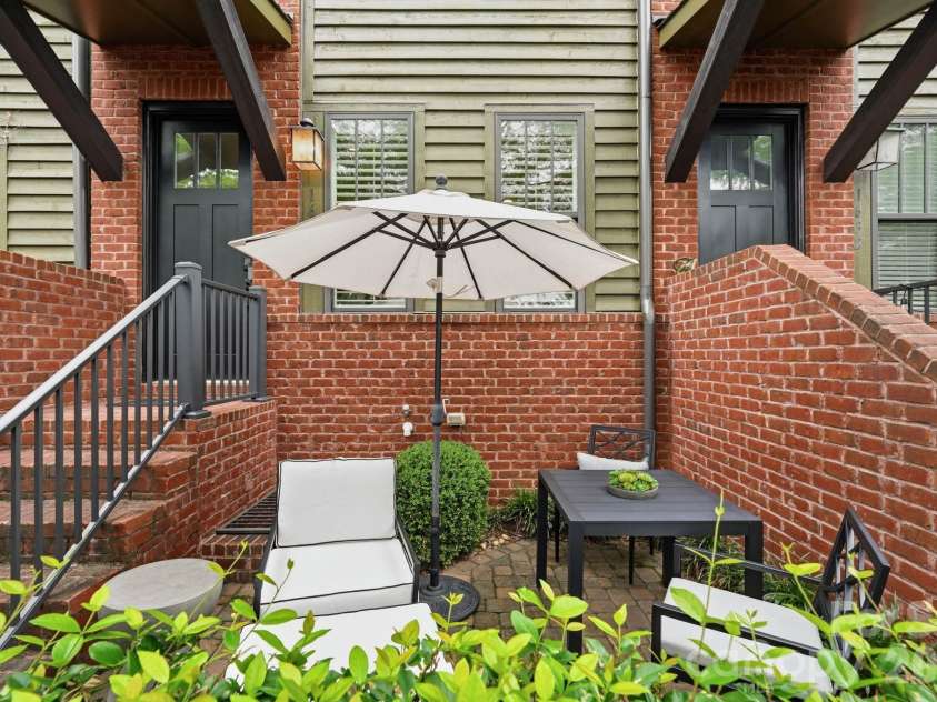 1636 Kenilworth Avenue, Charlotte, NC 28203.  MLS# CAR4391253, YatesRealty ID 23755. 