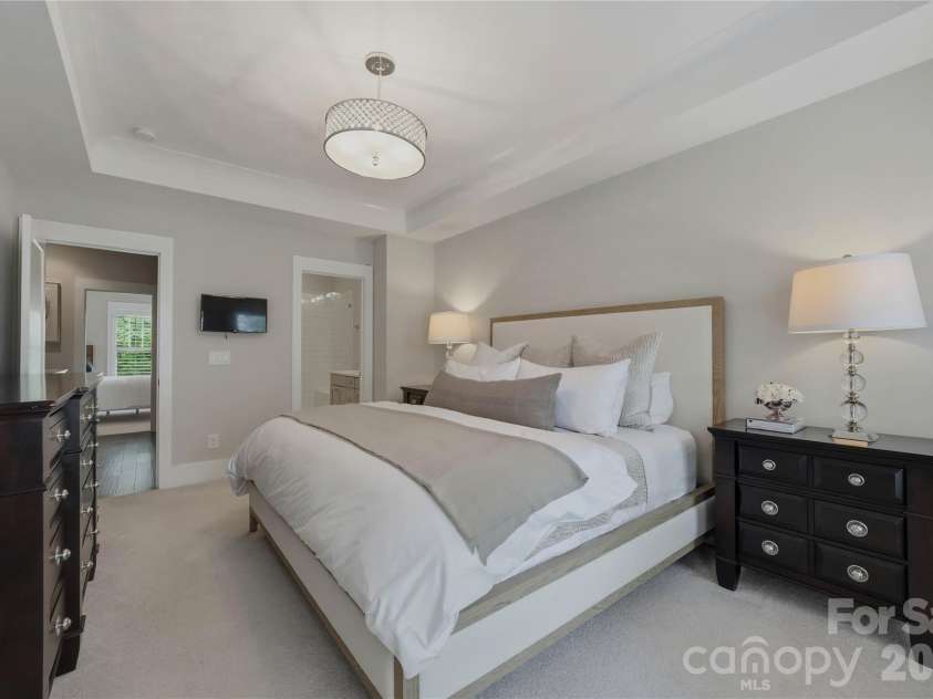 1636 Kenilworth Avenue, Charlotte, NC 28203.  MLS# CAR4391253, YatesRealty ID 23755. 