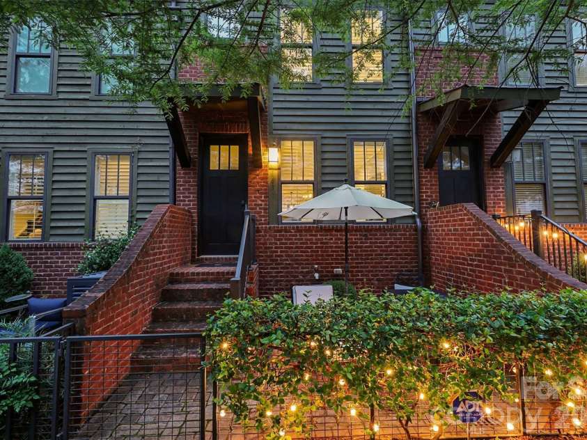 1636 Kenilworth Avenue, Charlotte, NC 28203.  MLS# CAR4391253, YatesRealty ID 23755. 