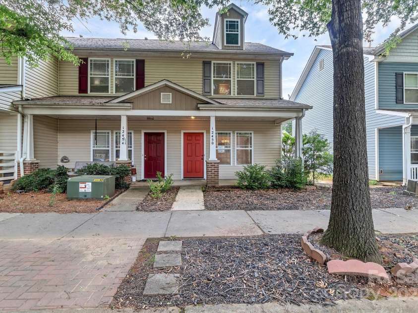 12450 Stone Garden Drive, Huntersville, NC 28078.  MLS# CAR4271336, YatesRealty ID 23756. 