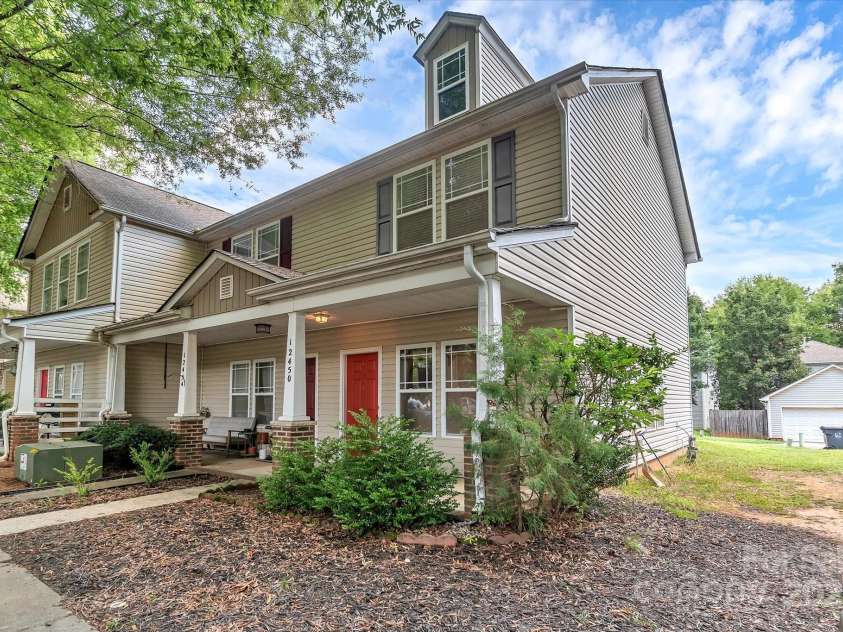 12450 Stone Garden Drive, Huntersville, NC 28078.  MLS# CAR4271336, YatesRealty ID 23756. 