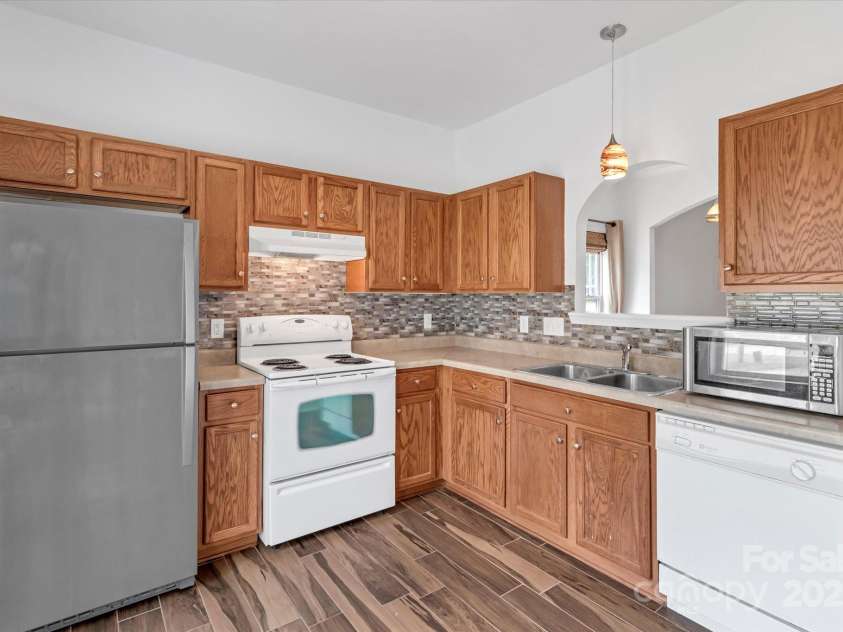 12450 Stone Garden Drive, Huntersville, NC 28078.  MLS# CAR4271336, YatesRealty ID 23756. 