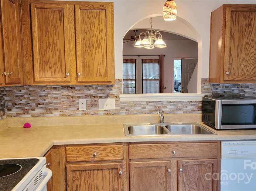 12450 Stone Garden Drive, Huntersville, NC 28078.  MLS# CAR4271336, YatesRealty ID 23756. 