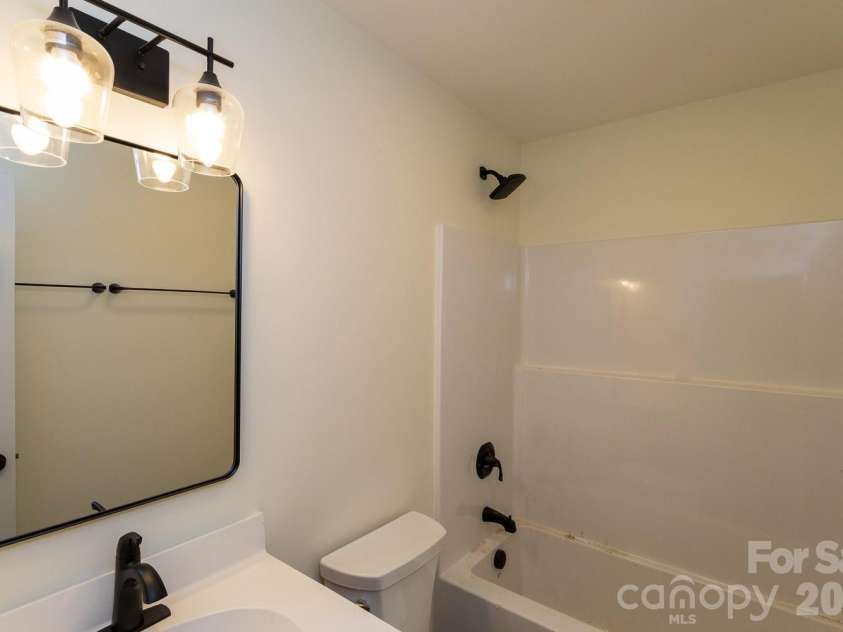 39 Terry Estates Drive, Black Mountain, NC 28711.  MLS# CAR4372396, YatesRealty ID 23756. 2nd Bath