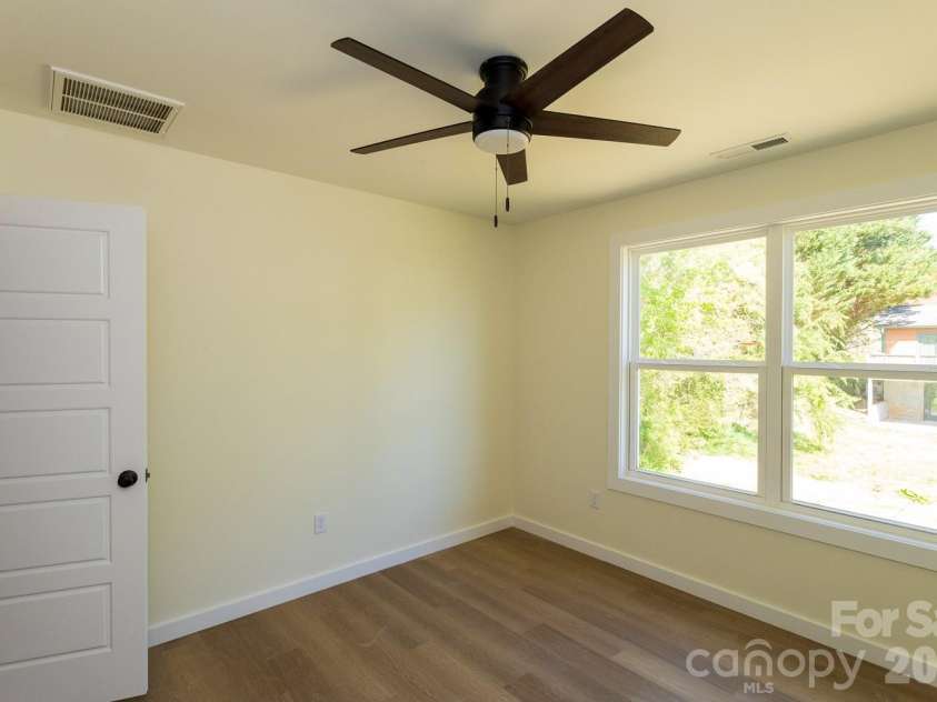 39 Terry Estates Drive, Black Mountain, NC 28711.  MLS# CAR4372396, YatesRealty ID 23756. Bedroom for guests