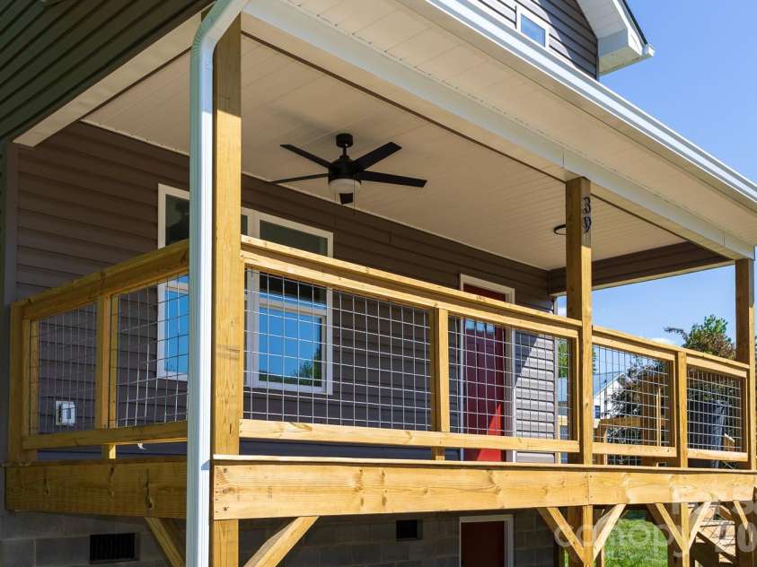 39 Terry Estates Drive, Black Mountain, NC 28711.  MLS# CAR4372396, YatesRealty ID 23756. Big Front Sitting Porch