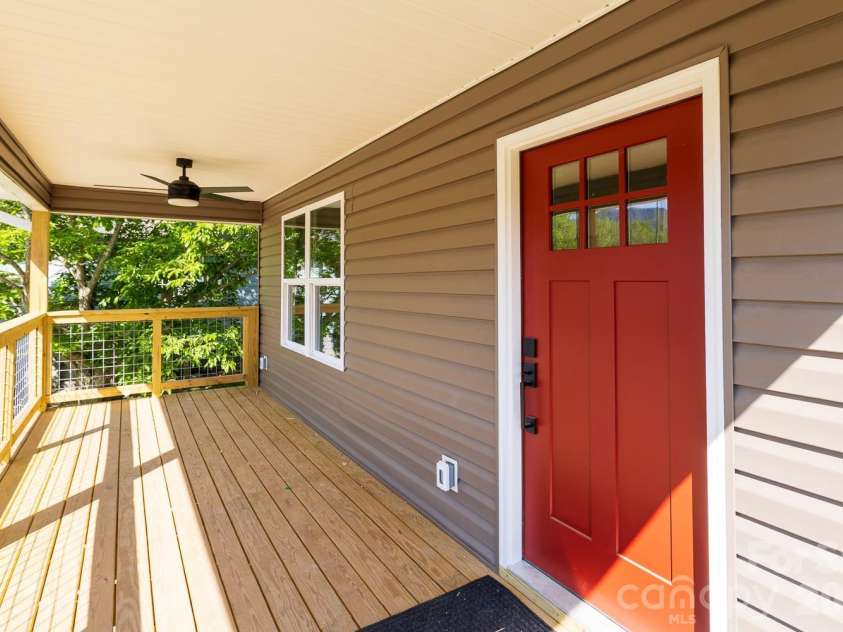 39 Terry Estates Drive, Black Mountain, NC 28711.  MLS# CAR4372396, YatesRealty ID 23756. Rocking Chairs Anyone?