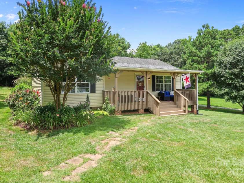 201 Ferry Street, New London, NC 28127.  MLS# CAR4275598, YatesRealty ID 23757. 