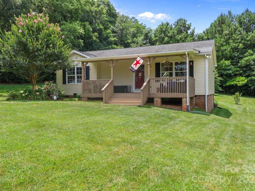 201 Ferry Street, New London, NC 28127.  MLS# CAR4275598, YatesRealty ID 23757. 