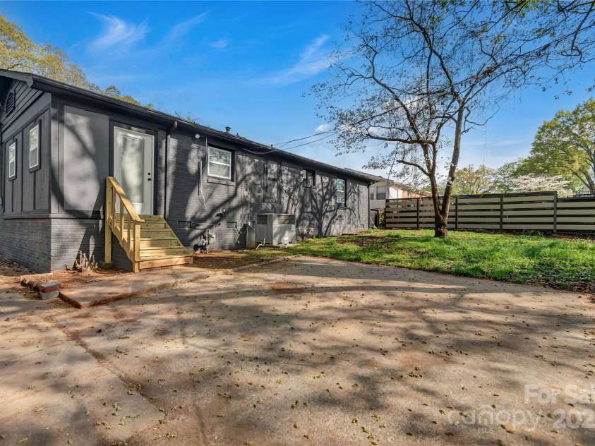 1814 Eastway Drive, Charlotte, NC 28205.  MLS# CAR4239962, YatesRealty ID 23758. Back door