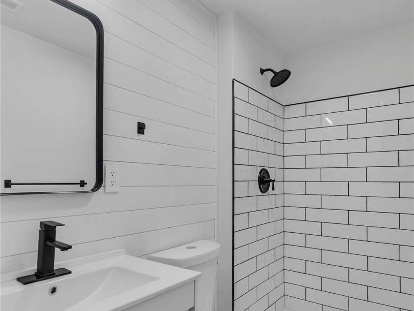 1814 Eastway Drive, Charlotte, NC 28205.  MLS# CAR4239962, YatesRealty ID 23758. Guest bathroom