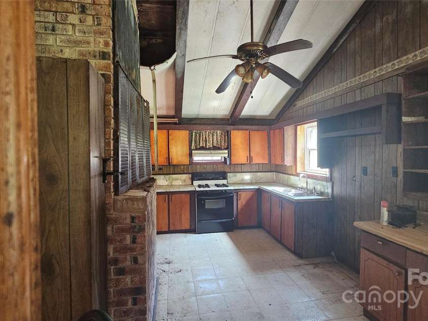 11056 US Highway 52 Highway, Wadesboro, NC 28170.  MLS# CAR4274105, YatesRealty ID 23759. 2nd Kitchen located adjacent to Den