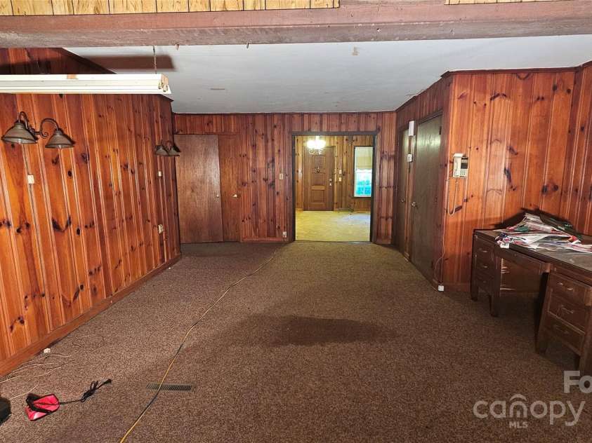 11056 US Highway 52 Highway, Wadesboro, NC 28170.  MLS# CAR4274105, YatesRealty ID 23759. Loft adjacent to Den