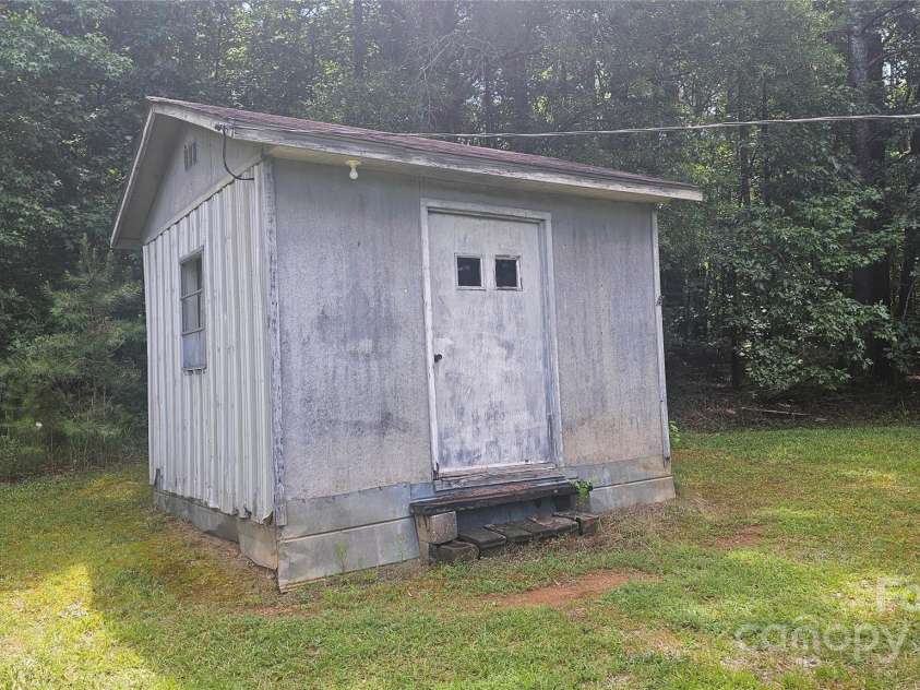 11056 US Highway 52 Highway, Wadesboro, NC 28170.  MLS# CAR4274105, YatesRealty ID 23759. Storage Outbuilding