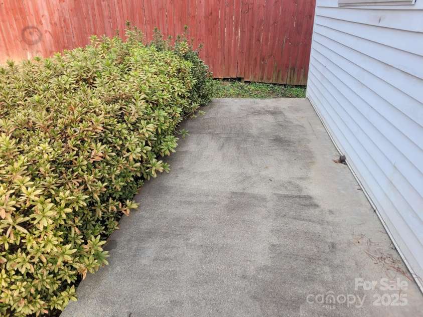 1018 Olive Avenue, Lenoir, NC 28645.  MLS# CAR4209244, YatesRealty ID 2376. 