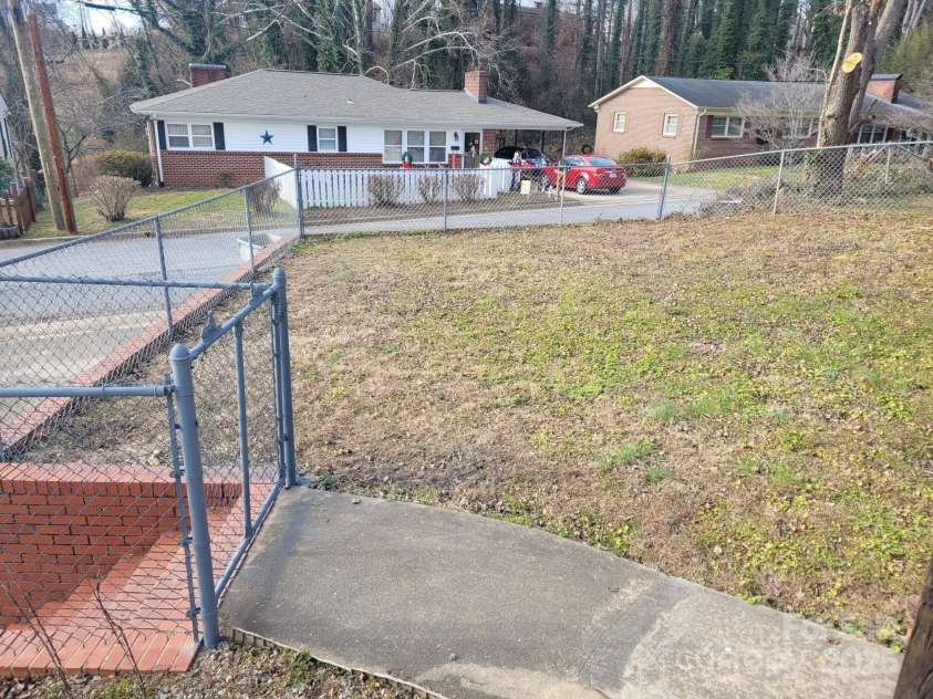 1018 Olive Avenue, Lenoir, NC 28645.  MLS# CAR4209244, YatesRealty ID 2376. 