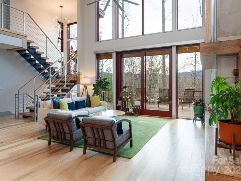 42 Towering Oaks Lane, Asheville, NC 28805.  MLS# CAR4334272, YatesRealty ID 2376. 