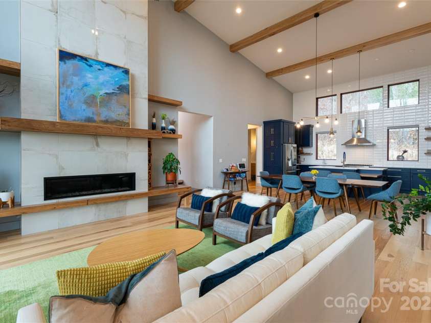 42 Towering Oaks Lane, Asheville, NC 28805.  MLS# CAR4334272, YatesRealty ID 2376. 