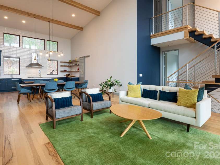 42 Towering Oaks Lane, Asheville, NC 28805.  MLS# CAR4334272, YatesRealty ID 2376. 