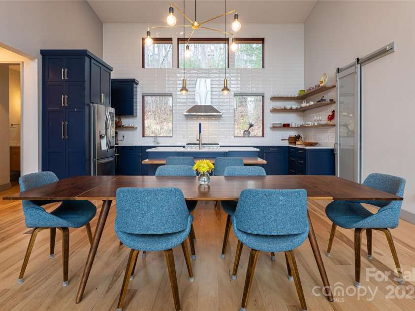 42 Towering Oaks Lane, Asheville, NC 28805.  MLS# CAR4334272, YatesRealty ID 2376. 