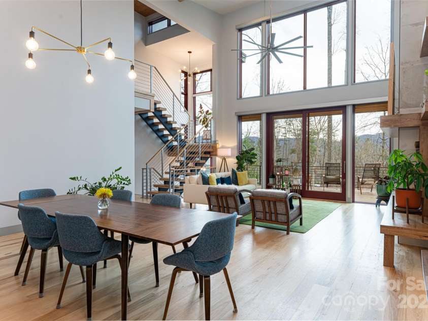 42 Towering Oaks Lane, Asheville, NC 28805.  MLS# CAR4334272, YatesRealty ID 2376. 