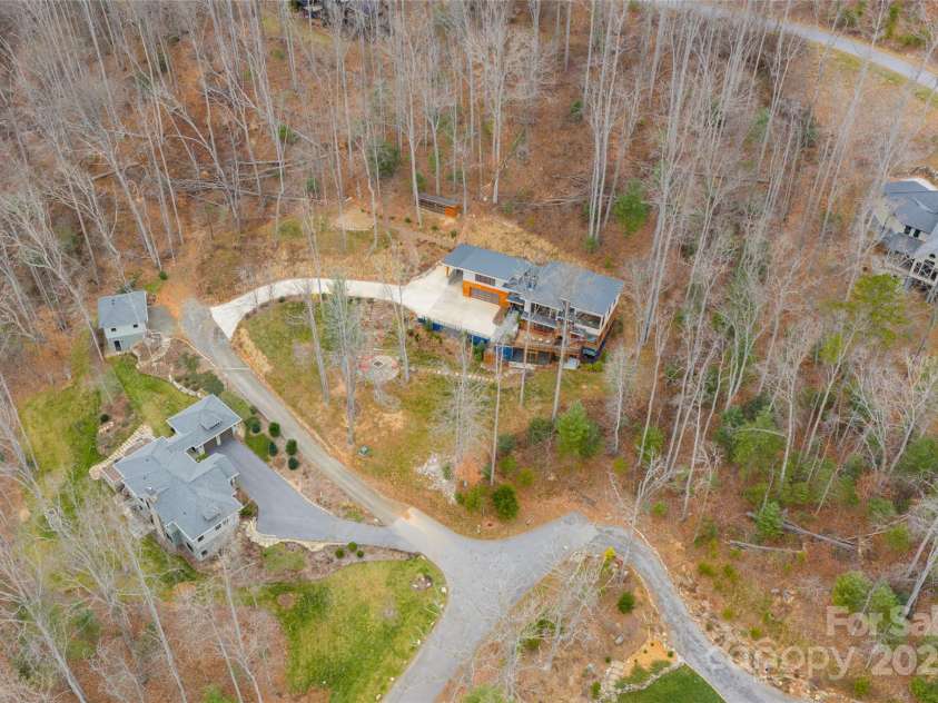42 Towering Oaks Lane, Asheville, NC 28805.  MLS# CAR4334272, YatesRealty ID 2376. 