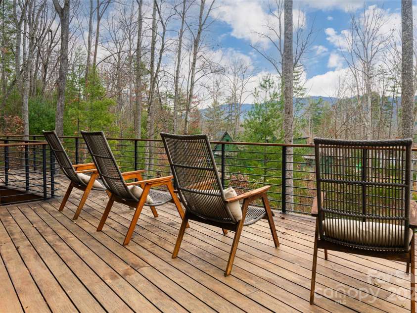 42 Towering Oaks Lane, Asheville, NC 28805.  MLS# CAR4334272, YatesRealty ID 2376. Main Floor Patio