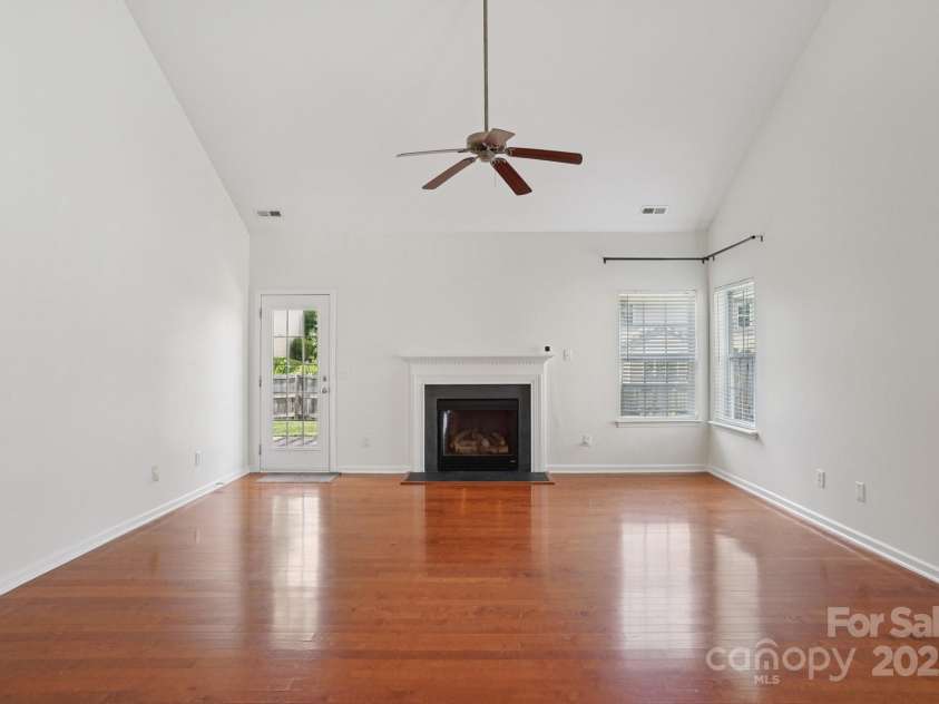 10303 Dominion Village Drive, Charlotte, NC 28269.  MLS# CAR4276725, YatesRealty ID 23760. 