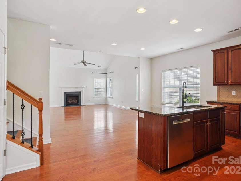 10303 Dominion Village Drive, Charlotte, NC 28269.  MLS# CAR4276725, YatesRealty ID 23760. 