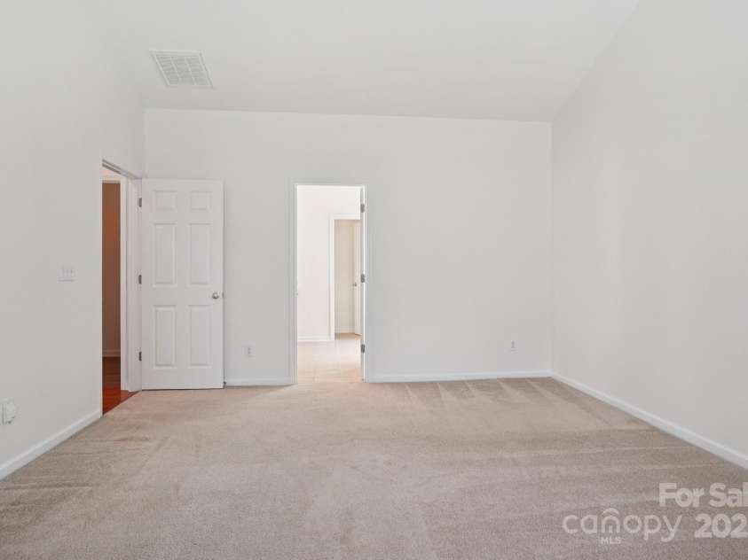 10303 Dominion Village Drive, Charlotte, NC 28269.  MLS# CAR4276725, YatesRealty ID 23760. 