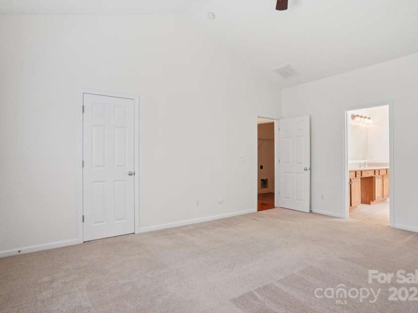 10303 Dominion Village Drive, Charlotte, NC 28269.  MLS# CAR4276725, YatesRealty ID 23760. 
