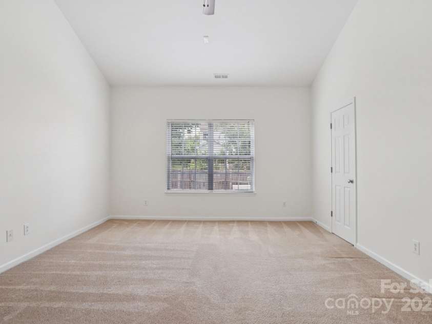 10303 Dominion Village Drive, Charlotte, NC 28269.  MLS# CAR4276725, YatesRealty ID 23760. 
