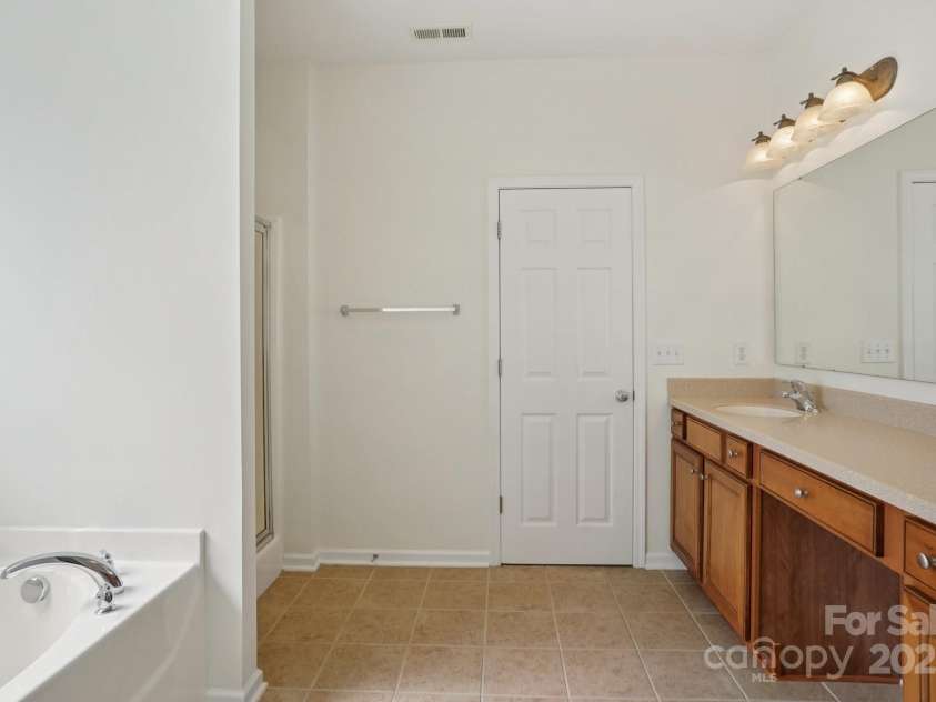 10303 Dominion Village Drive, Charlotte, NC 28269.  MLS# CAR4276725, YatesRealty ID 23760. 